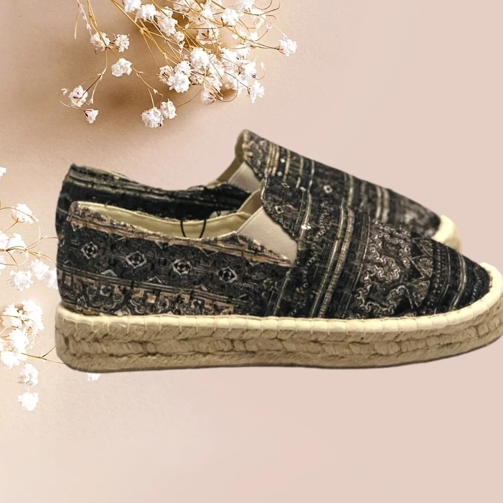 Muk Luks Espadrille Slip-On Shoes Size 10 Gray/ Tan